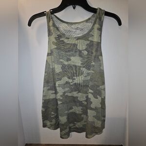 SO Camouflage Tank Top in Green and Olive